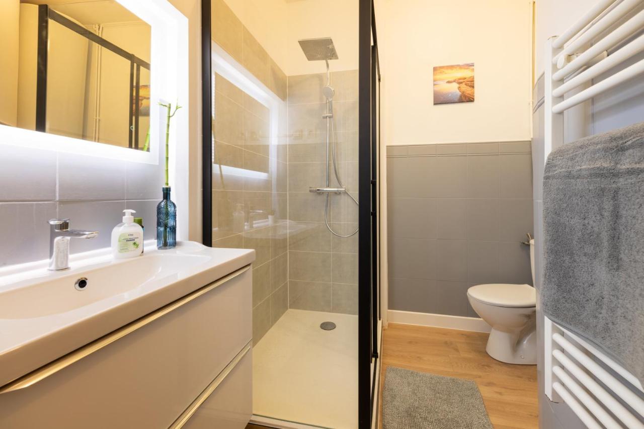 Air-Conditioned Flat With Terrace - Private & Independent - Lourdes Extérieur photo
