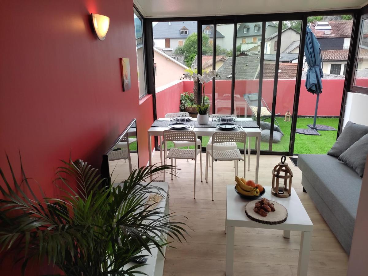 Air-Conditioned Flat With Terrace - Private & Independent - Lourdes Extérieur photo
